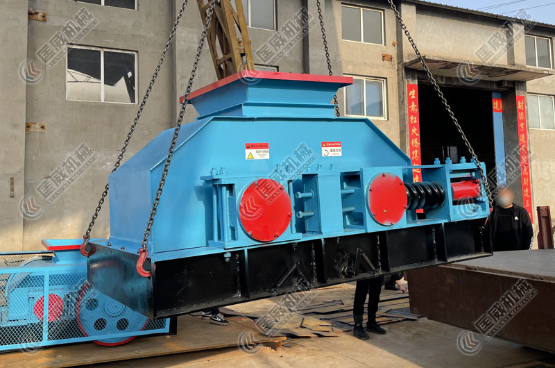 时产25-40吨对辊制砂机发往黑龙江3